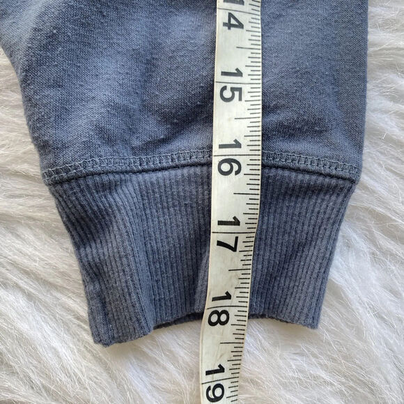 Friends Sweatshirt Sz M 8-10 V-Neck Long Sleeve Crop Pullover Blue TV Womens - Picture 9 of 9